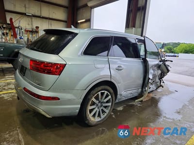 Trzecie zdjęcie samochodu z tyłu: 2018 AUDI Q7 PRESTIGE VIN:WA1VAAF72JD040663 - miniatura