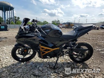 Trzecie zdjęcie samochodu z tyłu: 2024 KAWASAKI EX500 VIN:ML5EXGG16RDA20717 - miniatura