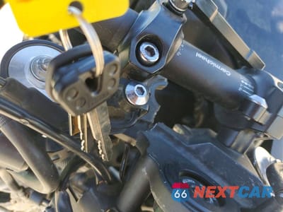 Zdjęcie 8 z 10 samochodu: 2019 YAMAHA MT09 VIN:JYARN53E8KA006215 - miniatura