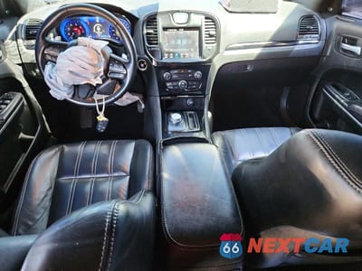 Zdjęcie 8 z 13 samochodu: 2019 CHRYSLER 300 S VIN:2C3CCABT9KH564833 - miniatura