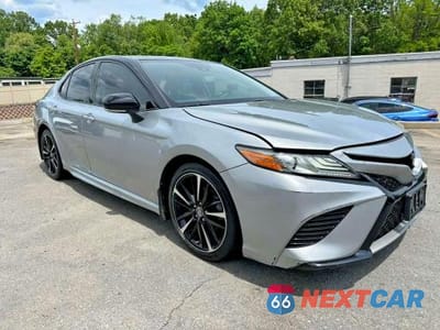 Czwarte zdjęcie samochodu z boku: 2019 TOYOTA CAMRY XSE VIN:4T1B61HK2KU279395 - miniatura