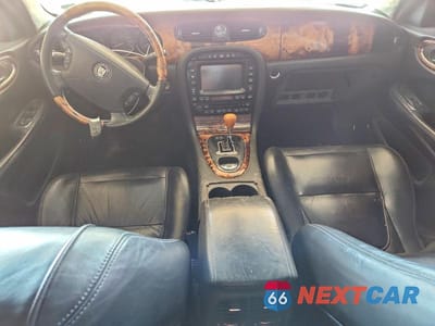 Zdjęcie 8 z 12 samochodu: 2007 JAGUAR XJ8 VIN:SAJWA71B17SH16795 - miniatura