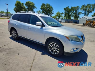 Czwarte zdjęcie samochodu z boku: 2014 NISSAN PATHFINDER S VIN:5N1AR2MM2EC616500 - miniatura