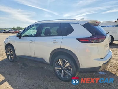 Drugie zdjęcie samochodu z przodu: 2026 NISSAN ROGUE SL AWD VIN:5N1BT3CBXTC696718 - miniatura