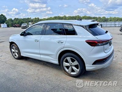 Trzecie zdjęcie samochodu z tyłu: 2022 AUDI Q4 E-TRON PRESTIGE VIN:WA1J2BFZ2NP049645 - miniatura