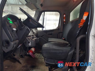 Zdjęcie 7 z 13 samochodu: 2016 FREIGHTLINER M2 - BOX TRUCK VIN:3ALACWDU4GDGU4248 - miniatura