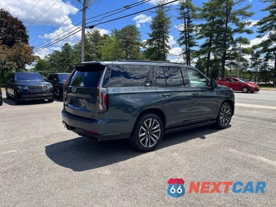 Czwarte zdjęcie samochodu z boku: 2021 CADILLAC ESCALADE SPORT VIN:1GYS3FKL5MR322512 - miniatura