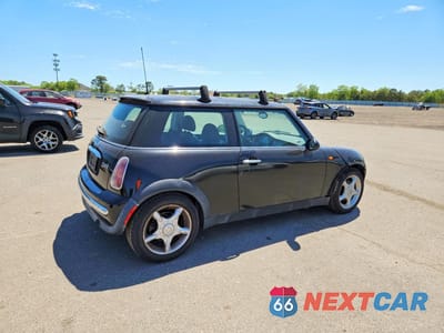 Trzecie zdjęcie samochodu z tyłu: 2003 MINI COOPER VIN:WMWRC33483TE18548 - miniatura