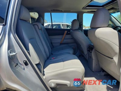 Zdjęcie 11 z 13 samochodu: 2008 TOYOTA HIGHLANDER HYBRID LIMITED VIN:JTEEW44A882014206 - miniatura