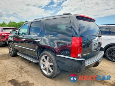 Drugie zdjęcie samochodu z przodu: 2009 CADILLAC ESCALADE LUXURY VIN:1GYFK23269R100636 - miniatura