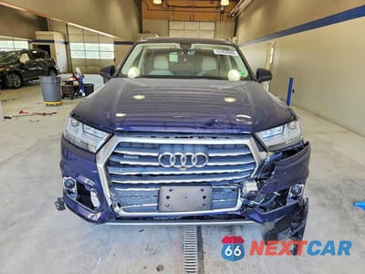 Piąte zdjęcie samochodu w środku: 2019 AUDI Q7 PREMIUM PLUS VIN:WA1LHAF70KD024837 - miniatura