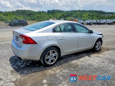 Trzecie zdjęcie samochodu z tyłu: 2014 VOLVO S60 T5 VIN:YV1612FS0E2271934 - miniatura