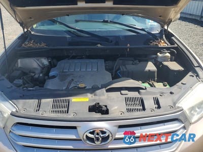 Zdjęcie 12 z 13 samochodu: 2013 TOYOTA HIGHLANDER SE VIN:5TDBK3EH1DS275477 - miniatura
