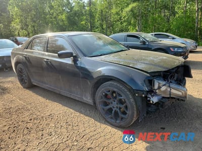 Czwarte zdjęcie samochodu z boku: 2018 CHRYSLER 300 S VIN:2C3CCABG9JH198731 - miniatura
