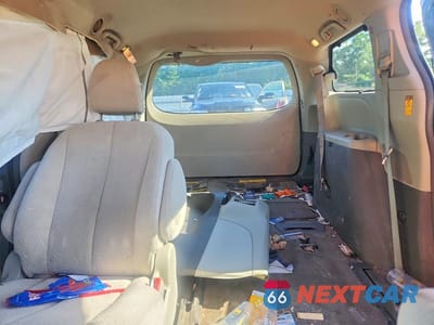 Zdjęcie 10 z 13 samochodu: 2013 TOYOTA SIENNA LE VIN:5TDKK3DC4DS397630 - miniatura