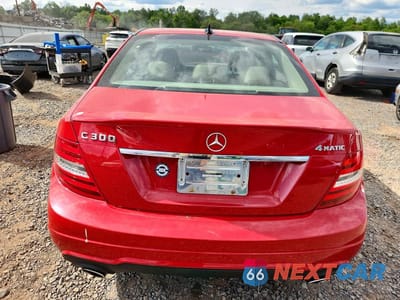 Zdjęcie 6 z 12 samochodu: 2014 MERCEDES-BENZ C 300 4MATIC VIN:WDDGF8ABXER312329 - miniatura