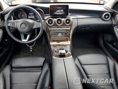 Zdjęcie 8 z 12 samochodu: 2015 MERCEDES-BENZ C 300 4MATIC VIN:55SWF4KB5FU049086 - miniatura