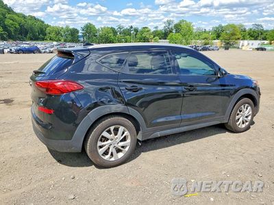 Trzecie zdjęcie samochodu z tyłu: 2019 HYUNDAI TUCSON VALUE VIN:KM8J3CA46KU854058 - miniatura