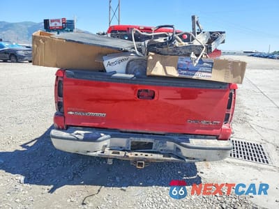 Zdjęcie 6 z 13 samochodu: 2005 CHEVROLET SILVERADO K2500 HEAVY DUTY VIN:1GCHK23215F827158 - miniatura