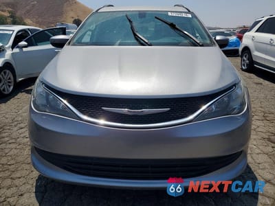 Piąte zdjęcie samochodu w środku: 2020 CHRYSLER VOYAGER LXI VIN:2C4RC1DG2LR257330 - miniatura