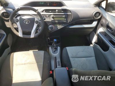 Zdjęcie 8 z 13 samochodu: 2013 TOYOTA PRIUS C TWO VIN:JTDKDTB35D1541051 - miniatura