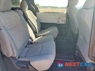 Zdjęcie 11 z 13 samochodu: 2026 TOYOTA SIENNA LE VIN:5TDKSKFC7TS231527 - miniatura