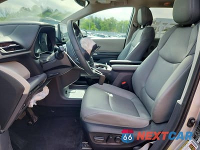 Zdjęcie 7 z 13 samochodu: 2024 TOYOTA SIENNA XLE 7-PASSENGER VIN:5TDYSKFC0RS118697 - miniatura