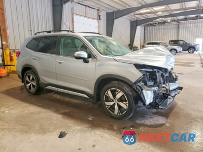 Czwarte zdjęcie samochodu z boku: 2021 SUBARU FORESTER TOURING VIN:JF2SKAXC1MH514800 - miniatura