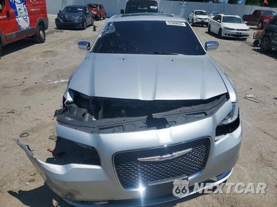 Piąte zdjęcie samochodu w środku: 2020 CHRYSLER 300 LIMITED VIN:2C3CCAEG6LH141840 - miniatura