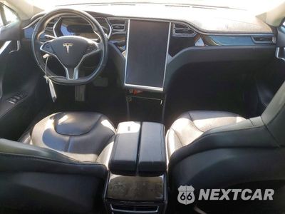 Zdjęcie 8 z 13 samochodu: 2014 TESLA MODEL S VIN:5YJSA1H12EFP35855 - miniatura