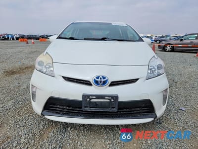 Piąte zdjęcie samochodu w środku: 2014 TOYOTA PRIUS THREE VIN:JTDKN3DU7E1744110 - miniatura