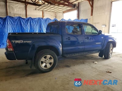 Trzecie zdjęcie samochodu z tyłu: 2015 TOYOTA TACOMA V6 VIN:3TMLU4EN5FM182619 - miniatura