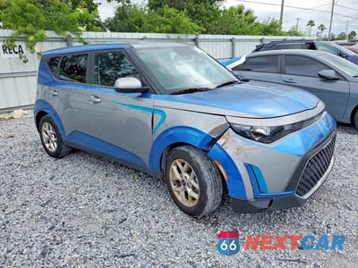 Czwarte zdjęcie samochodu z boku: 2023 KIA SOUL LX VIN:KNDJ23AU9P7861647 - miniatura
