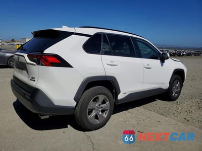 Trzecie zdjęcie samochodu z tyłu: 2024 TOYOTA RAV4 HYBRID XLE VIN:2T3RWRFV9RW188913 - miniatura