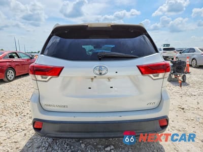 Zdjęcie 6 z 13 samochodu: 2019 TOYOTA HIGHLANDER XLE VIN:5TDKZRFH5KS555851 - miniatura