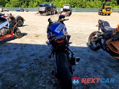 Czwarte zdjęcie samochodu z boku: 2019 YAMAHA YZFR3 VIN:MH3RH17Y8KK001911 - miniatura