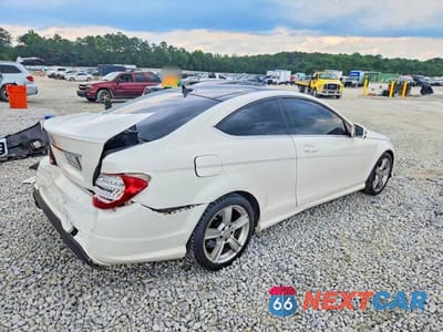 Trzecie zdjęcie samochodu z tyłu: 2013 MERCEDES-BENZ C 250 VIN:WDDGJ4HB2DG005387 - miniatura