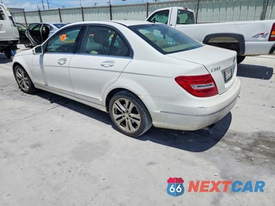 Drugie zdjęcie samochodu z przodu: 2013 MERCEDES-BENZ C 250 VIN:WDDGF4HB4DA783145 - miniatura