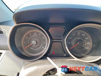 Zdjęcie 9 z 12 samochodu: 2013 HYUNDAI ELANTRA GLS VIN:5NPDH4AE2DH416457 - miniatura