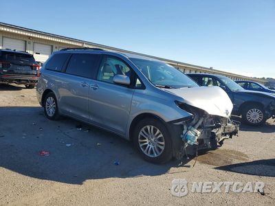Czwarte zdjęcie samochodu z boku: 2015 TOYOTA SIENNA XLE 8-PASSENGER VIN:5TDYK3DC5FS577602 - miniatura