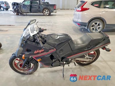 Trzecie zdjęcie samochodu z tyłu: 1990 KAWASAKI ZX600 C VIN:JKAZX4C19LA021761 - miniatura