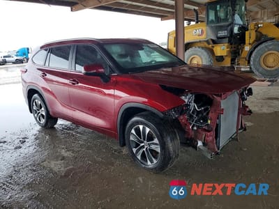 Czwarte zdjęcie samochodu z boku: 2024 TOYOTA HIGHLANDER XLE VIN:5TDKDRAH6RS547502 - miniatura