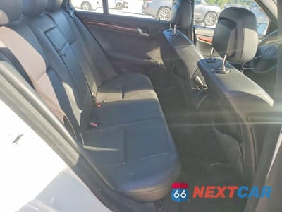Zdjęcie 10 z 13 samochodu: 2010 MERCEDES-BENZ C 300 VIN:WDDGF5EB0AR107444 - miniatura