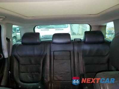 Zdjęcie 10 z 14 samochodu: 2011 VOLKSWAGEN TOUAREG HYBRID VIN:WVGFG9BP1BD004991 - miniatura