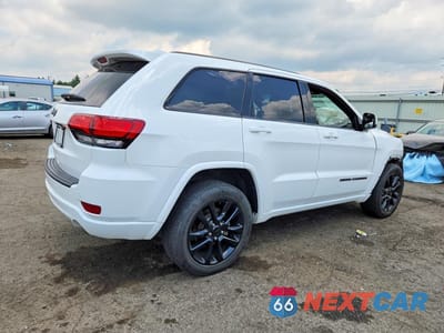 Trzecie zdjęcie samochodu z tyłu: 2020 JEEP GRAND CHEROKEE LAREDO VIN:1C4RJFAG5LC133987 - miniatura