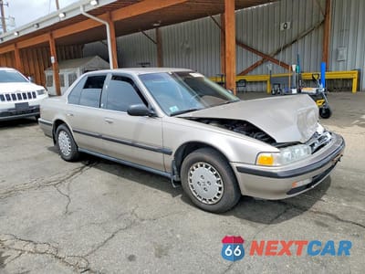 Czwarte zdjęcie samochodu z boku: 1990 HONDA ACCORD LX VIN:JHMCB765XLC051106 - miniatura