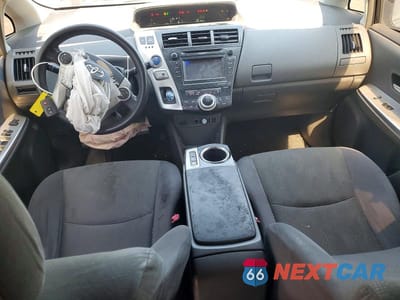 Zdjęcie 8 z 12 samochodu: 2014 TOYOTA PRIUS V THREE VIN:JTDZN3EU1EJ010348 - miniatura