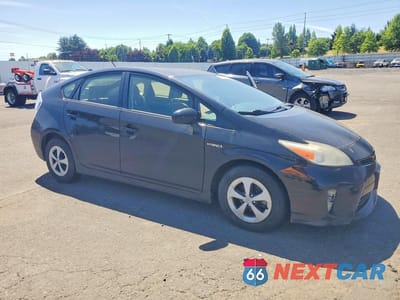 Czwarte zdjęcie samochodu z boku: 2013 TOYOTA PRIUS TWO VIN:JTDKN3DU1D5554813 - miniatura