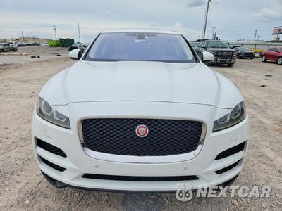Piąte zdjęcie samochodu w środku: 2017 JAGUAR F-PACE PREMIUM VIN:SADCJ2BN0HA095278 - miniatura