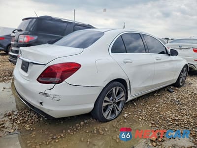 Trzecie zdjęcie samochodu z tyłu: 2018 MERCEDES-BENZ C 300 VIN:55SWF4JB7JU241796 - miniatura
